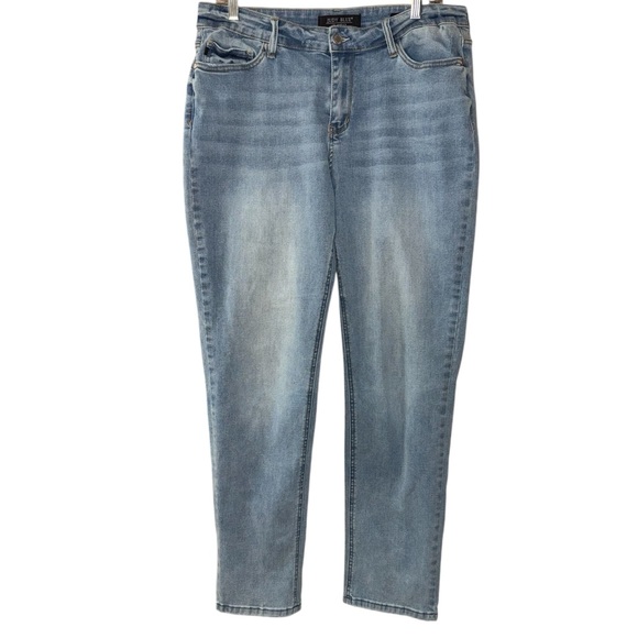 Judy Blue Mid Rise V Front Cuff Boyfriend Cool Denim Jeans 88938 Sz 11/30 - Picture 4 of 14